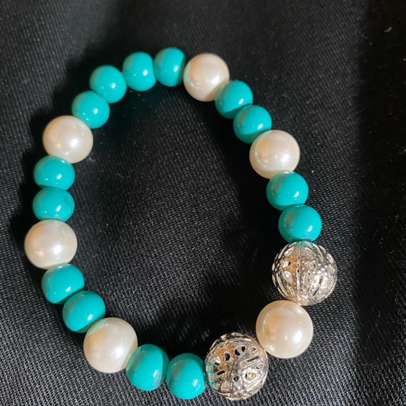 Bracelets - Picture 5 of 13